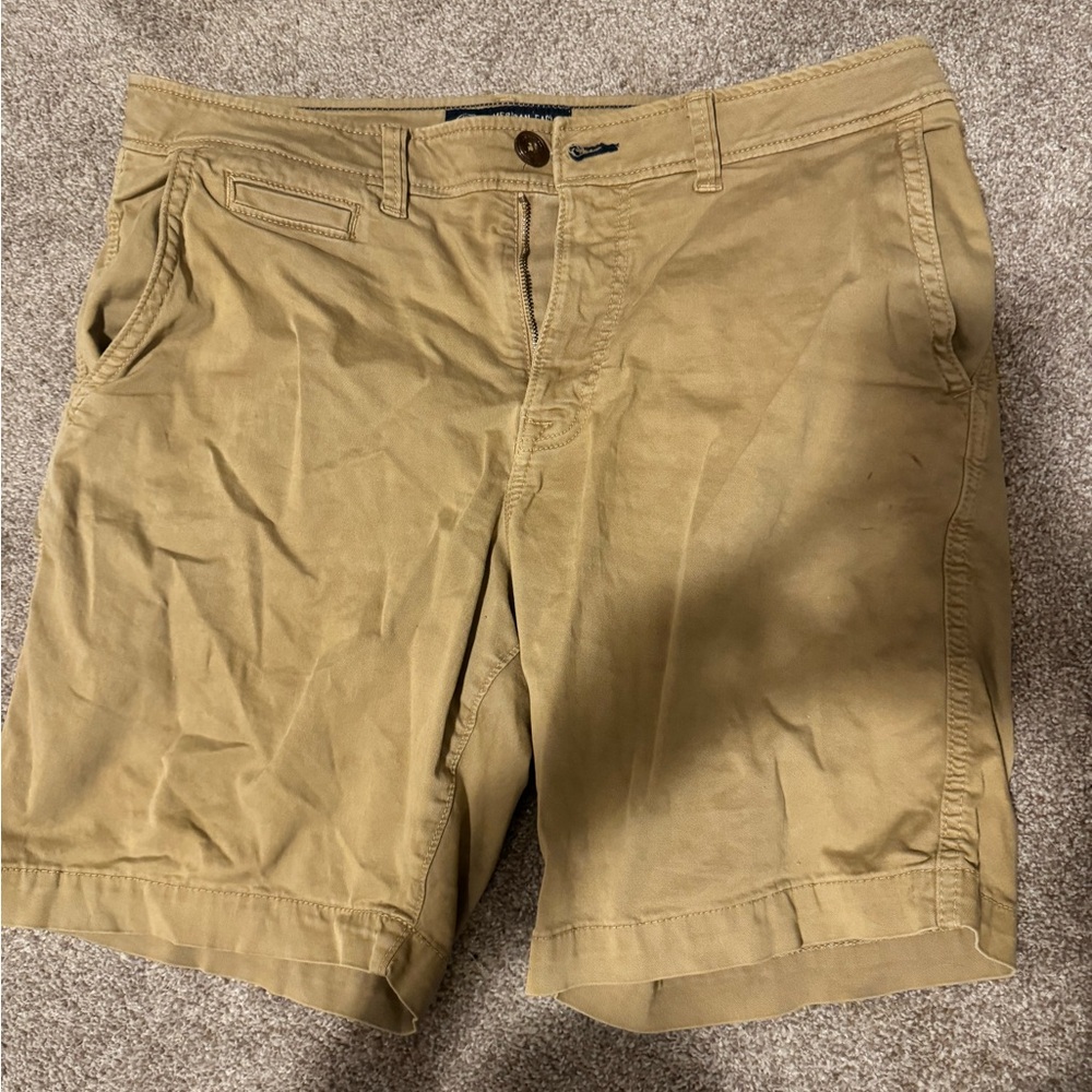 Men's Khaki Shorts